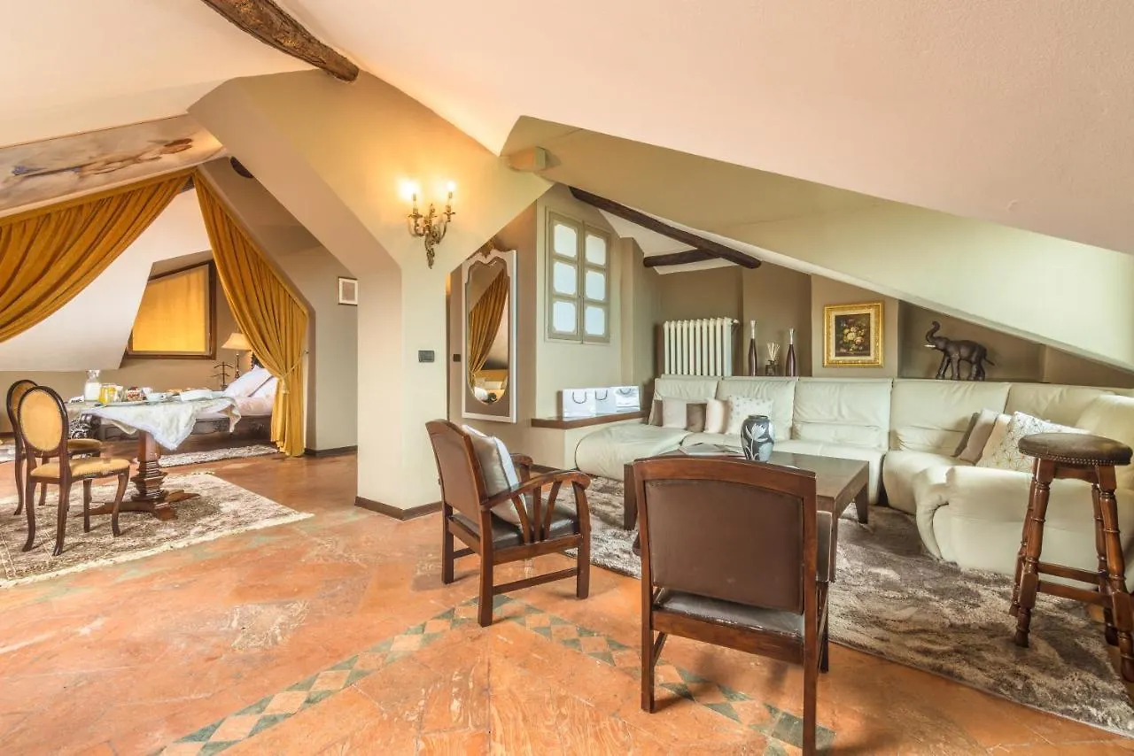 The Lake Como Villa Menaggio 0*,